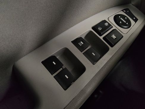 Used 2019 Hyundai Elantra SEL image 27