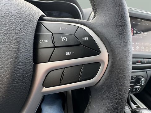 Used 2022 Jeep Cherokee Latitude image 20