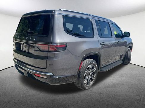 Used 2023 Jeep Wagoneer 4WD w/ Premium Group I image 15