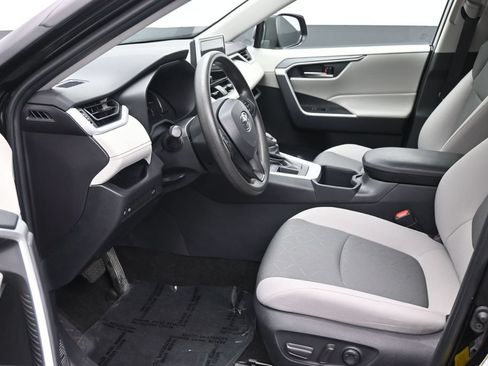 Used 2025 Toyota RAV4 XLE w/ Convenience Package FWD image 13