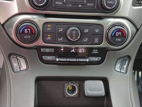 Used 2019 Chevrolet Suburban LT AWD/4WD image 21