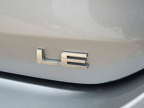 Used 2024 Toyota Highlander LE image 30