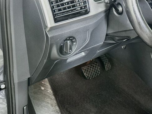 Used 2018 Volkswagen Atlas SEL FWD image 17