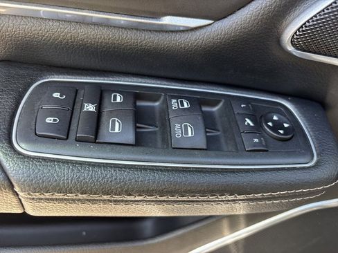 Used 2020 RAM 1500 Laramie image 24