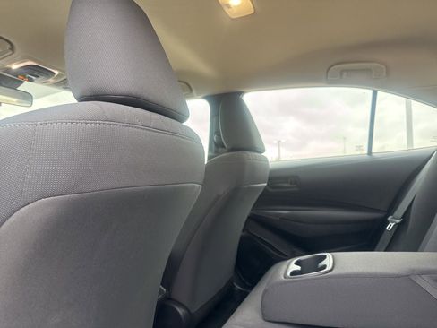 Used 2025 Toyota Corolla LE image 31