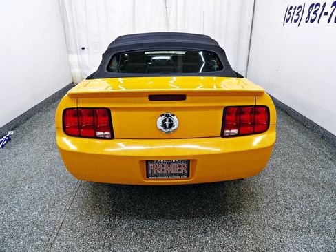 Used 2008 Ford Mustang Premium RWD image 11