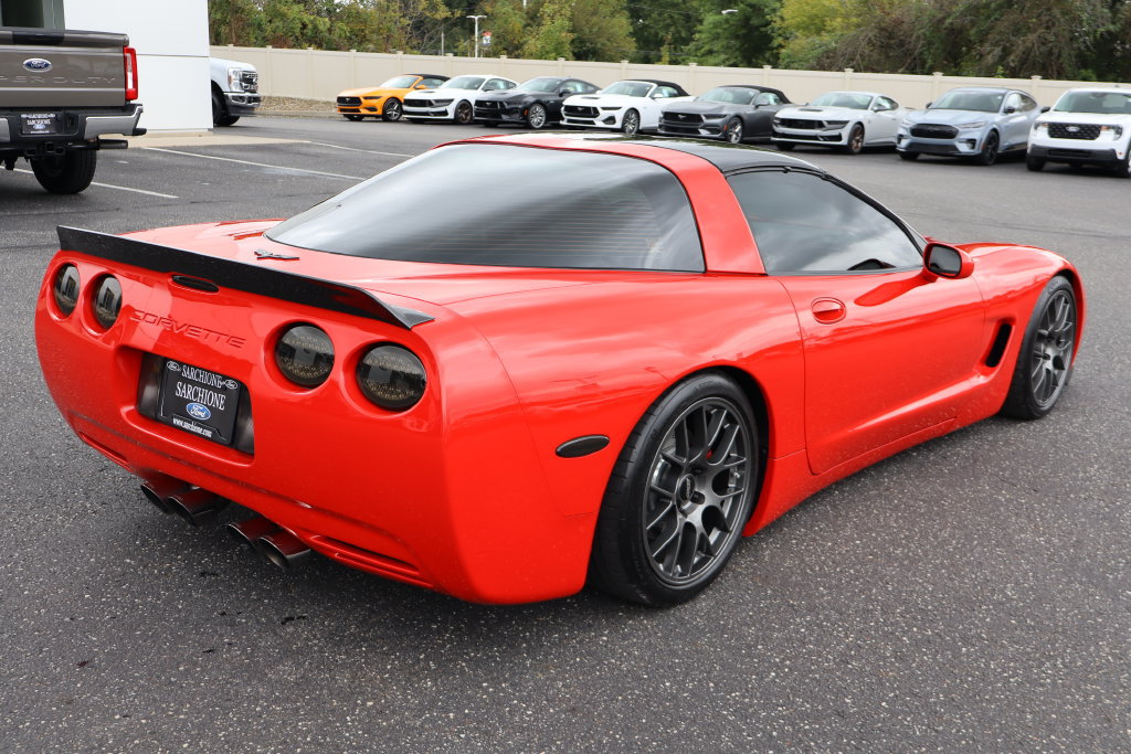 Used 2001 Chevrolet Corvette Coupe RWD image 3