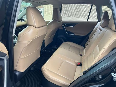 Used 2019 Toyota RAV4 Limited AWD/4WD image 13