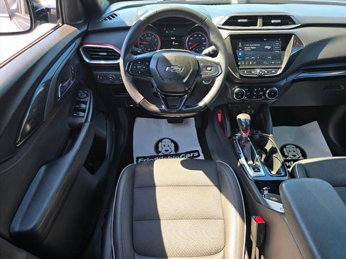 Used 2021 Chevrolet TrailBlazer RS w/ Technology Package FWD image 3