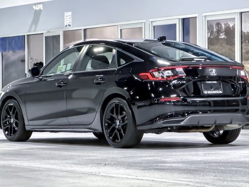 Used 2024 Honda Civic Sport image 3