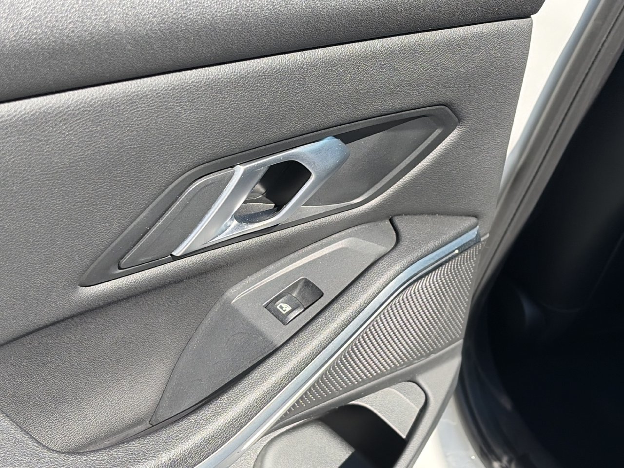 Used 2025 BMW 330i Sedan RWD image 18