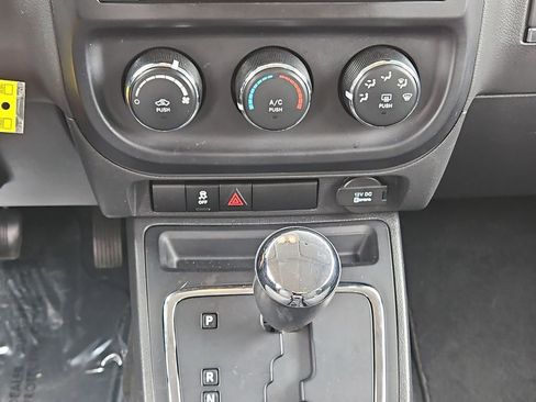 Used 2013 Jeep Patriot Sport w/ Tire & Wheel Group AWD/4WD image 14
