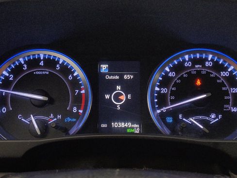 Used 2019 Toyota Highlander XLE FWD image 23