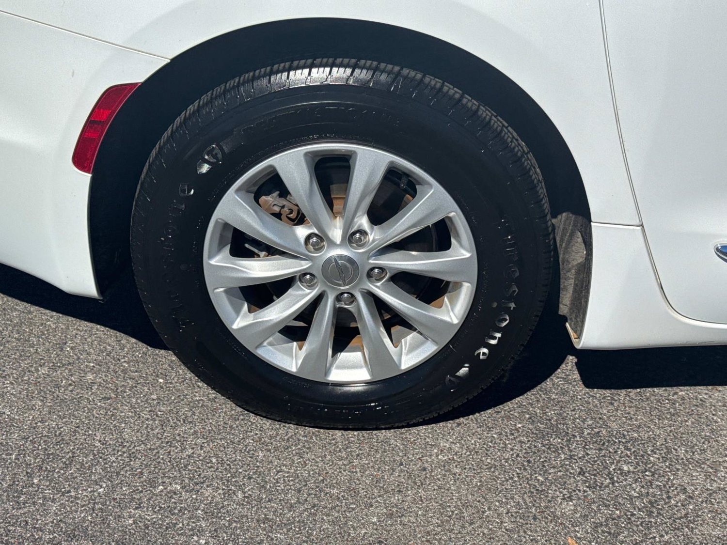 Used 2019 Chrysler Pacifica Touring-L FWD image 14