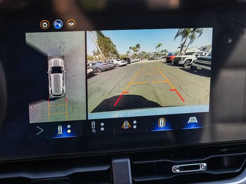New 2026 Chevrolet Equinox LT w/ Convenience Package II FWD image 22