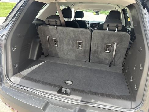 Used 2021 Chevrolet Traverse LT w/ LPO, Cargo Package image 30