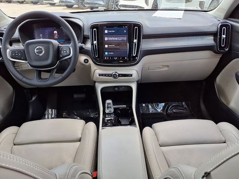 Certified 2024 Volvo XC40 B5 Plus image 17