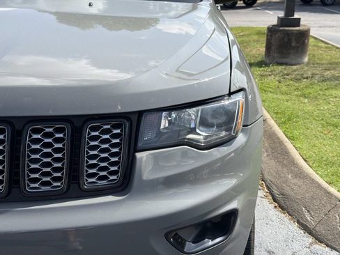 Used 2019 Jeep Grand Cherokee Altitude RWD image 6