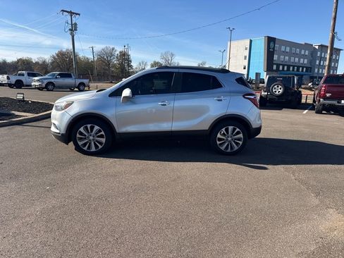 Used 2018 Buick Encore Preferred image 31