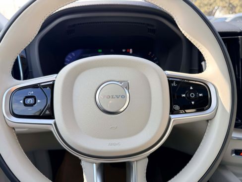 New 2026 Volvo XC60 B5 Ultra w/ Protection Package Premier image 19