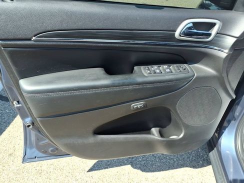 Used 2021 Jeep Grand Cherokee Limited AWD/4WD image 11