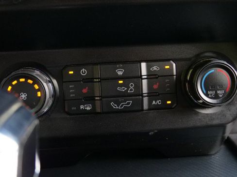 Used 2019 Ford F150 XLT w/ Equipment Group 302A Luxury AWD/4WD image 15