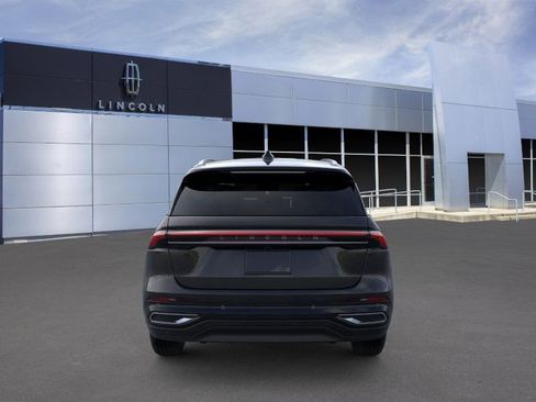 New 2026 Lincoln Nautilus Reserve image 5