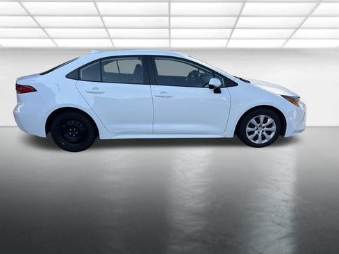 Used 2024 Toyota Corolla LE FWD image 2
