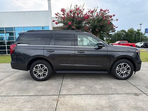 Used 2025 Ford Expedition Active AWD/4WD image 8