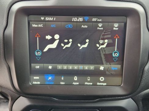 Used 2023 Jeep Renegade Latitude AWD/4WD image 16