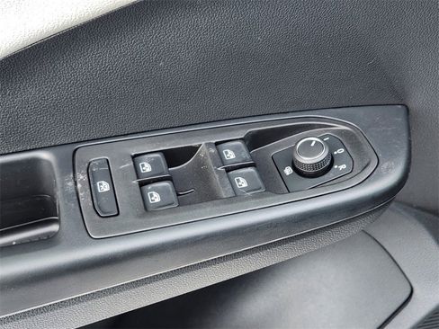 New 2025 Volkswagen Taos SEL image 11