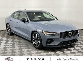 Used 2022 Volvo S60 B5 Momentum w/ Premium Package video 2