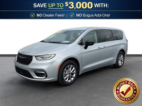 Used 2024 Chrysler Pacifica Touring-L image 1