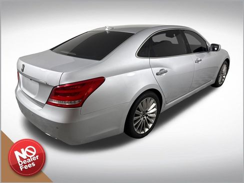 Used 2016 Hyundai Equus Signature RWD image 3