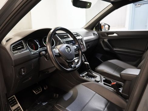 Used 2021 Volkswagen Tiguan SE R-Line image 7