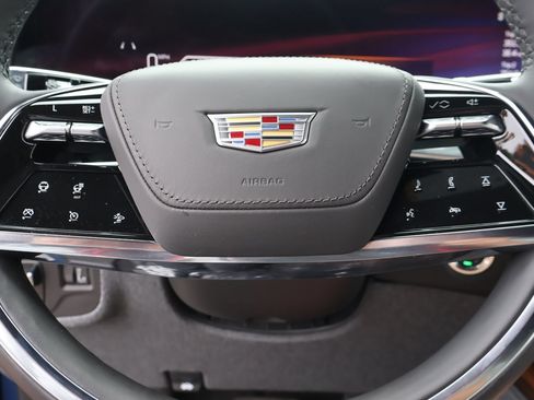 Certified 2025 Cadillac Escalade Premium Luxury Platinum w/ LPO, Floor Liner Package AWD/4WD image 23