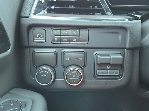 New 2026 Chevrolet Suburban Premier w/ Sun And Tow Package image 25