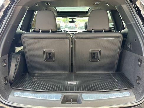 Used 2025 Cadillac XT6 Sport w/ Technology Package image 5