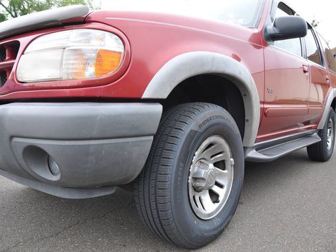 Used 2001 Ford Explorer XLS AWD/4WD image 2