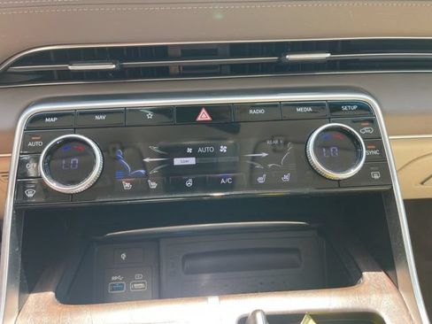 Used 2022 Genesis GV80 2.5T w/ Advanced Package 02 AWD/4WD image 19