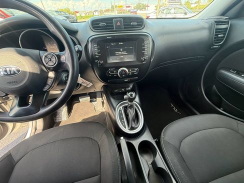 Used 2019 Kia Soul + FWD image 15