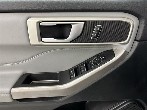 Certified 2023 Ford Explorer XLT w/ Equipment Group 202A image 5
