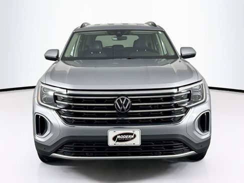 Used 2024 Volkswagen Atlas SE image 4