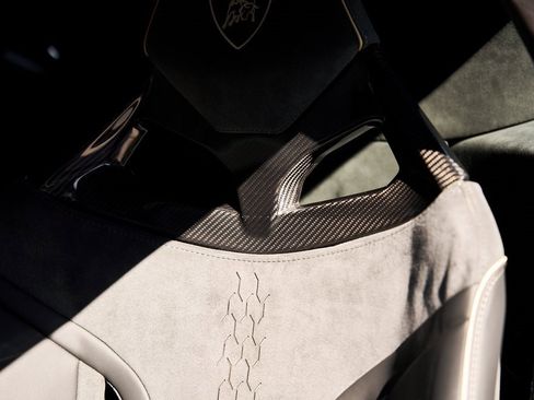 Used 2024 Lamborghini Huracan Sterrato image 37