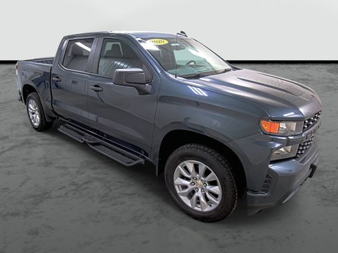 Used 2020 Chevrolet Silverado 1500 Custom w/ Custom Value Package image 5