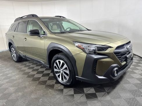 Used 2024 Subaru Outback Premium AWD/4WD image 1