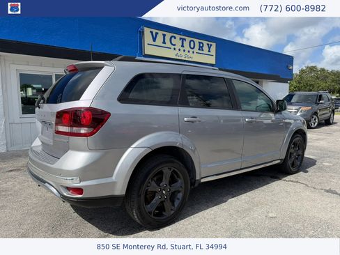 Used 2020 Dodge Journey Crossroad FWD image 3