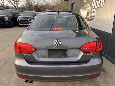 Used 2012 Volkswagen Jetta SE FWD image 6