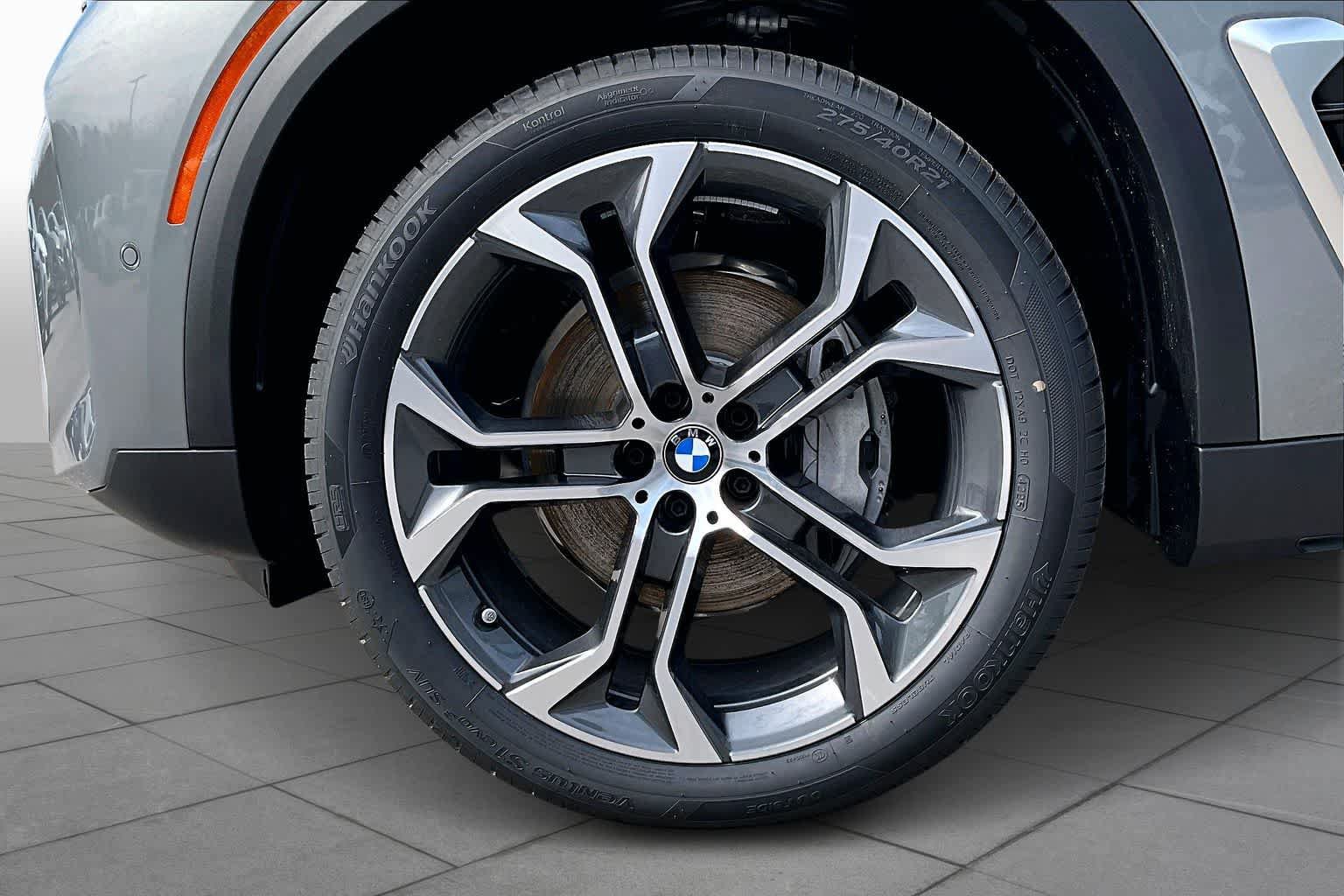 Used 2026 BMW X5 xDrive40i w/ Executive Package AWD/4WD image 11
