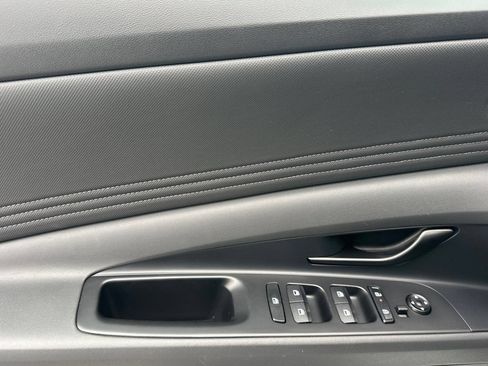 Used 2026 Hyundai Elantra Sport FWD image 14